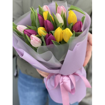 15 тюльпанов